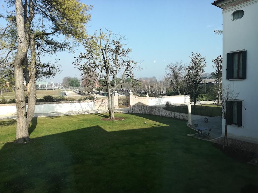 Hotel Barbarich Venice 4*