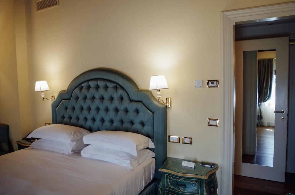 Hotel Barbarich Venice 4*