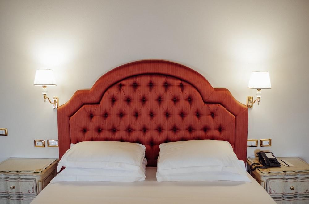 Hotel Barbarich Venice 4*